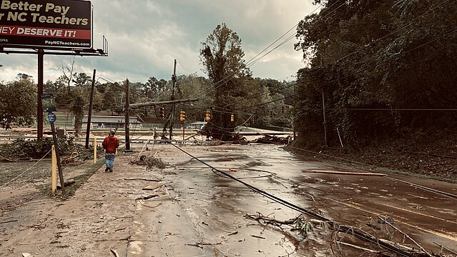 Dévastation à Asheville après l'ouragan Helene